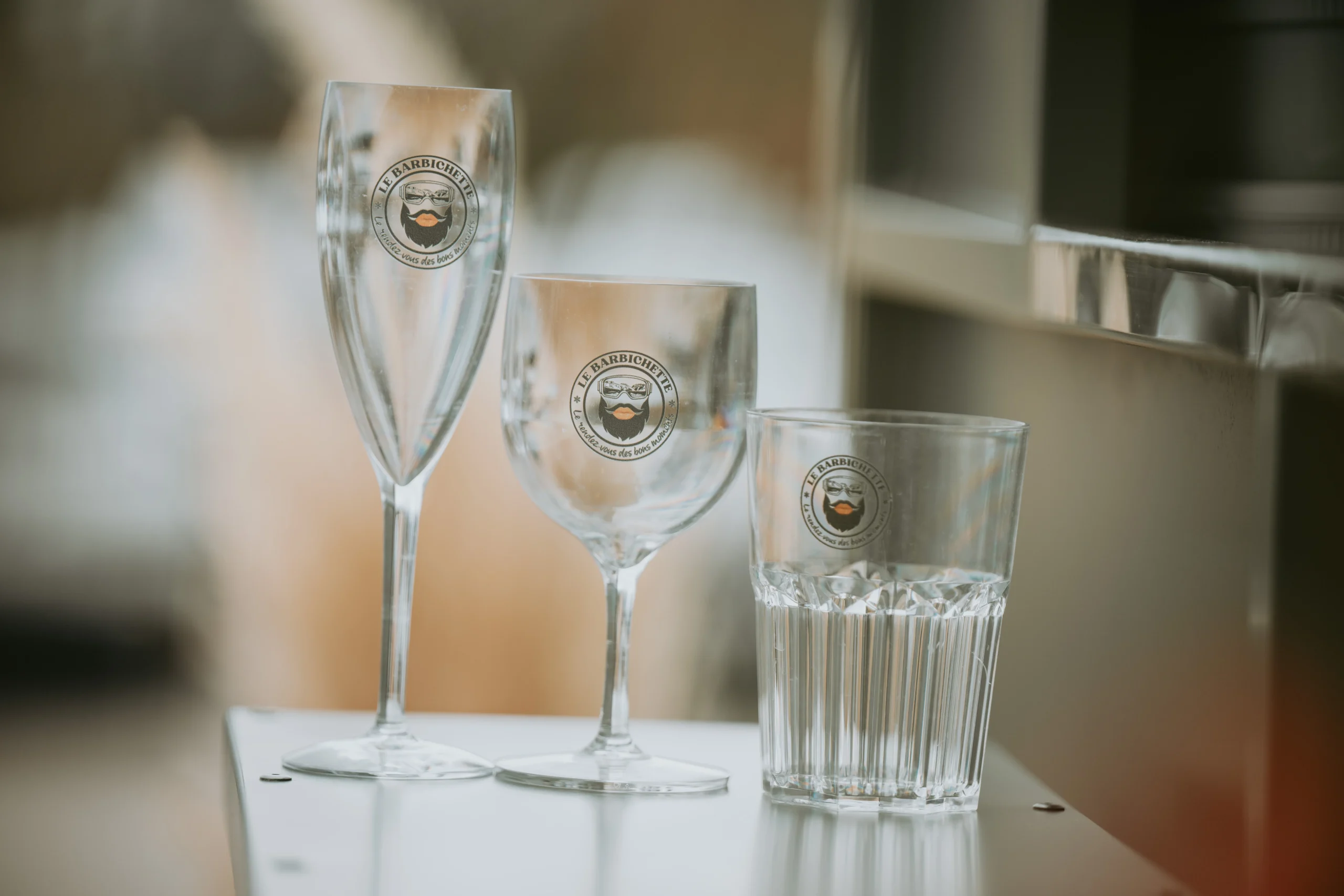 série de 3 verres pour boisson portant le logo Le bar bichette
